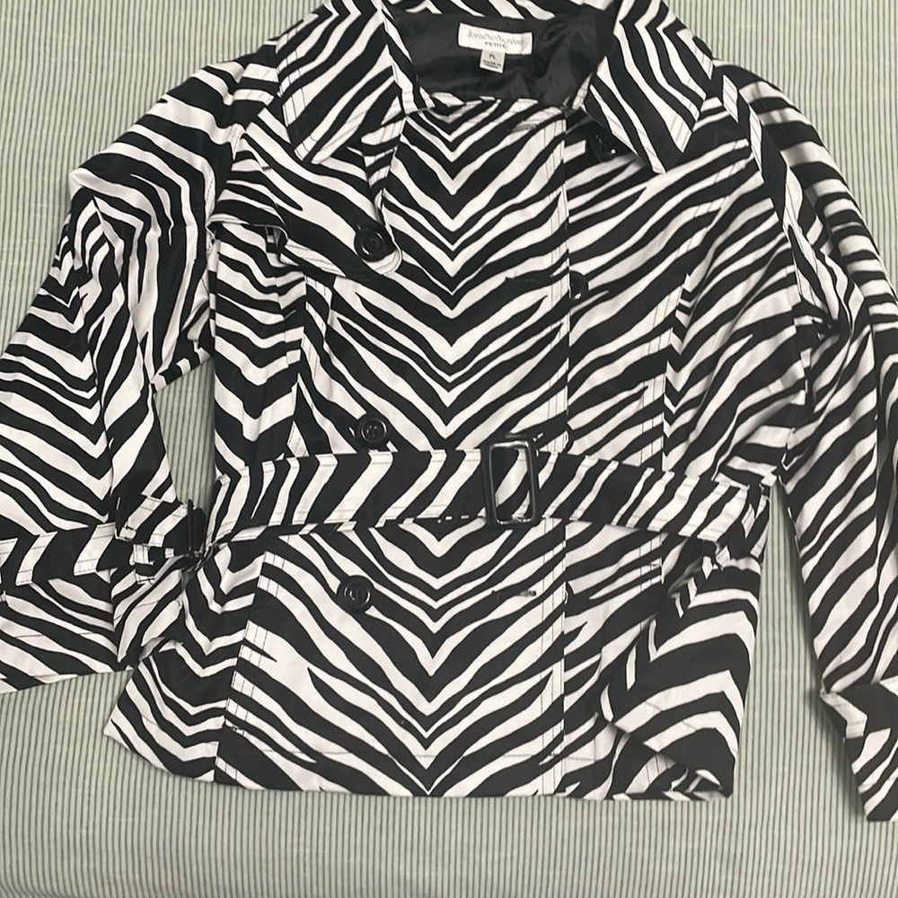 Zebra print jacket - Picture 2 of 5